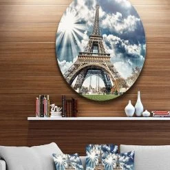 Design Art Art 'Magnificent Paris Eiffel Towerview' Skyline Photography Circle Metal Wall Art - 23 X 23