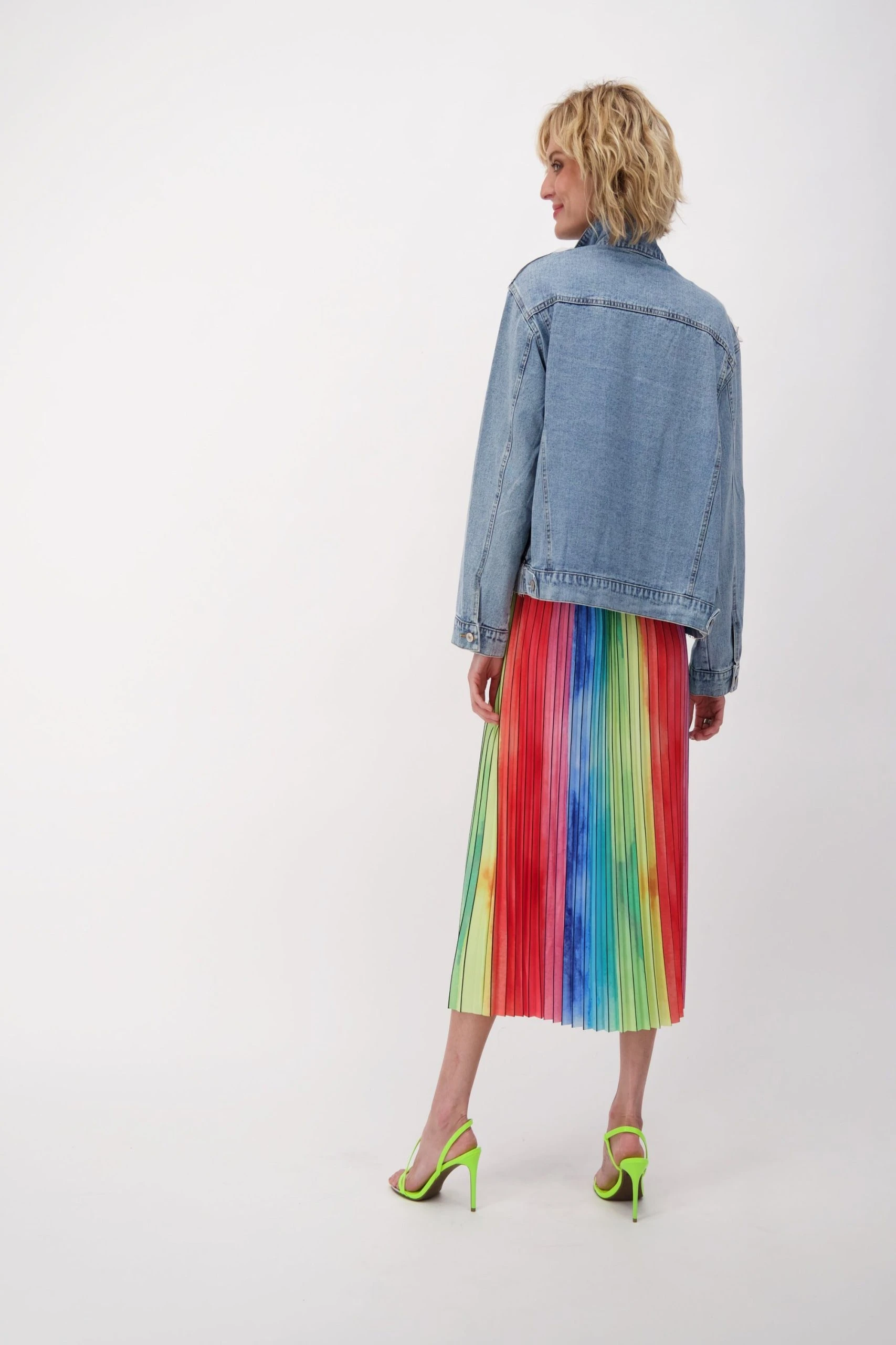 Gabby Isabella FLORAL SEQUIN JEAN JACKET - Image 2