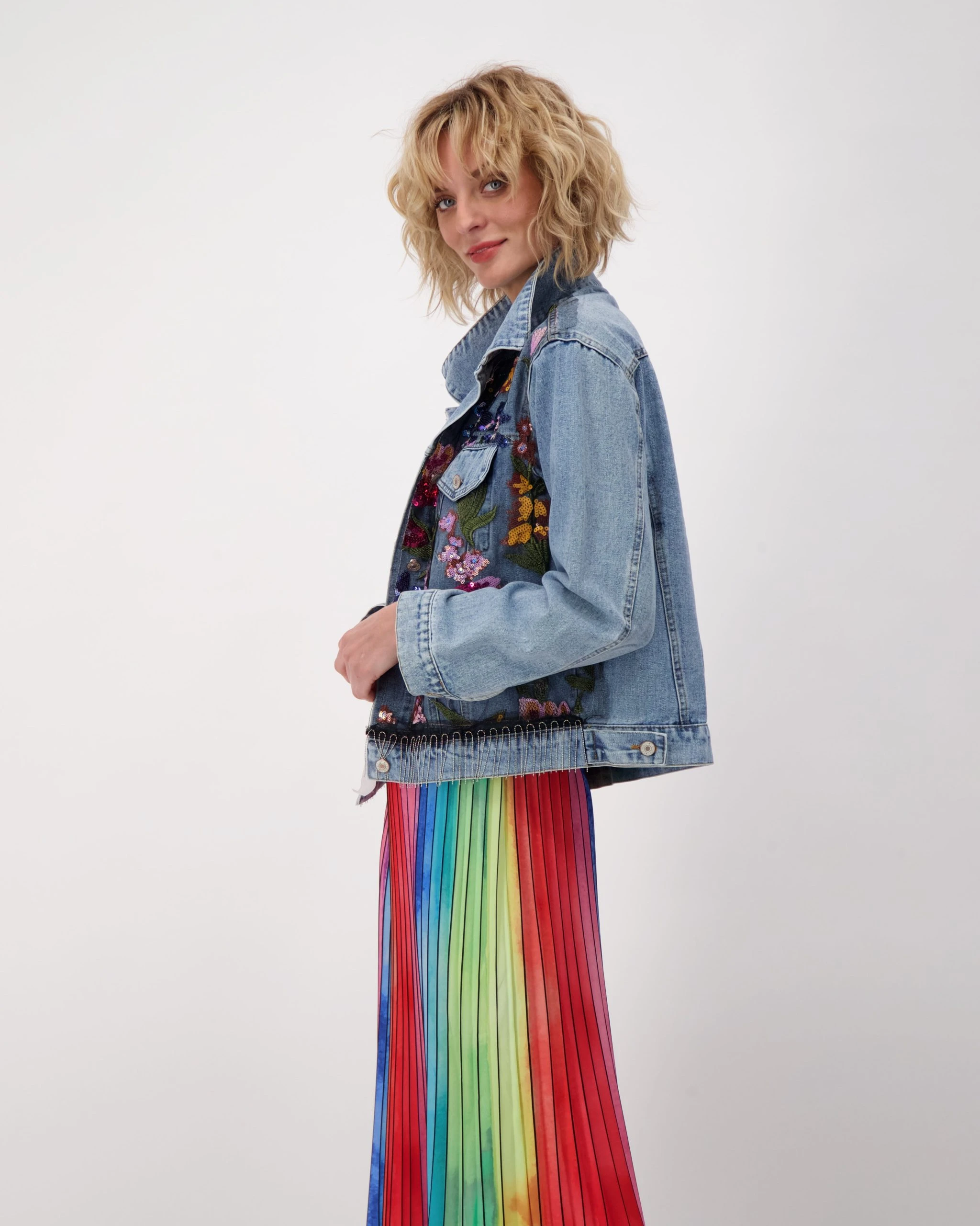 Gabby Isabella FLORAL SEQUIN JEAN JACKET - Image 3